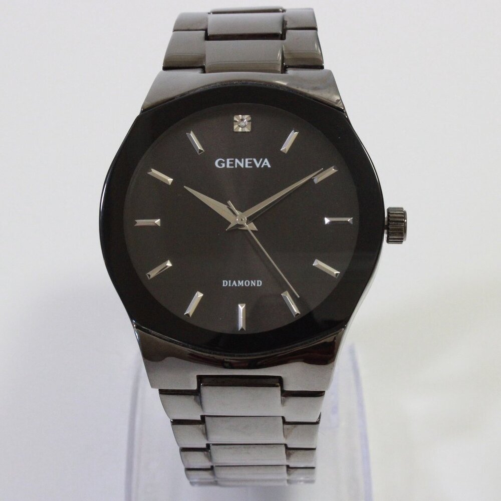 Geneva Men's Casual Watch Diamond At 12 Integrated Bracelet 42mm - Picture 3 of 13